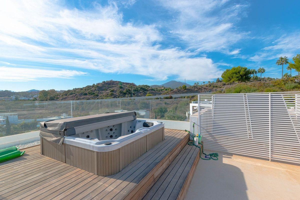 6 Bed Townhouse for sale in Nueva Andalucía Costa Del Sol, Málaga, Spain
