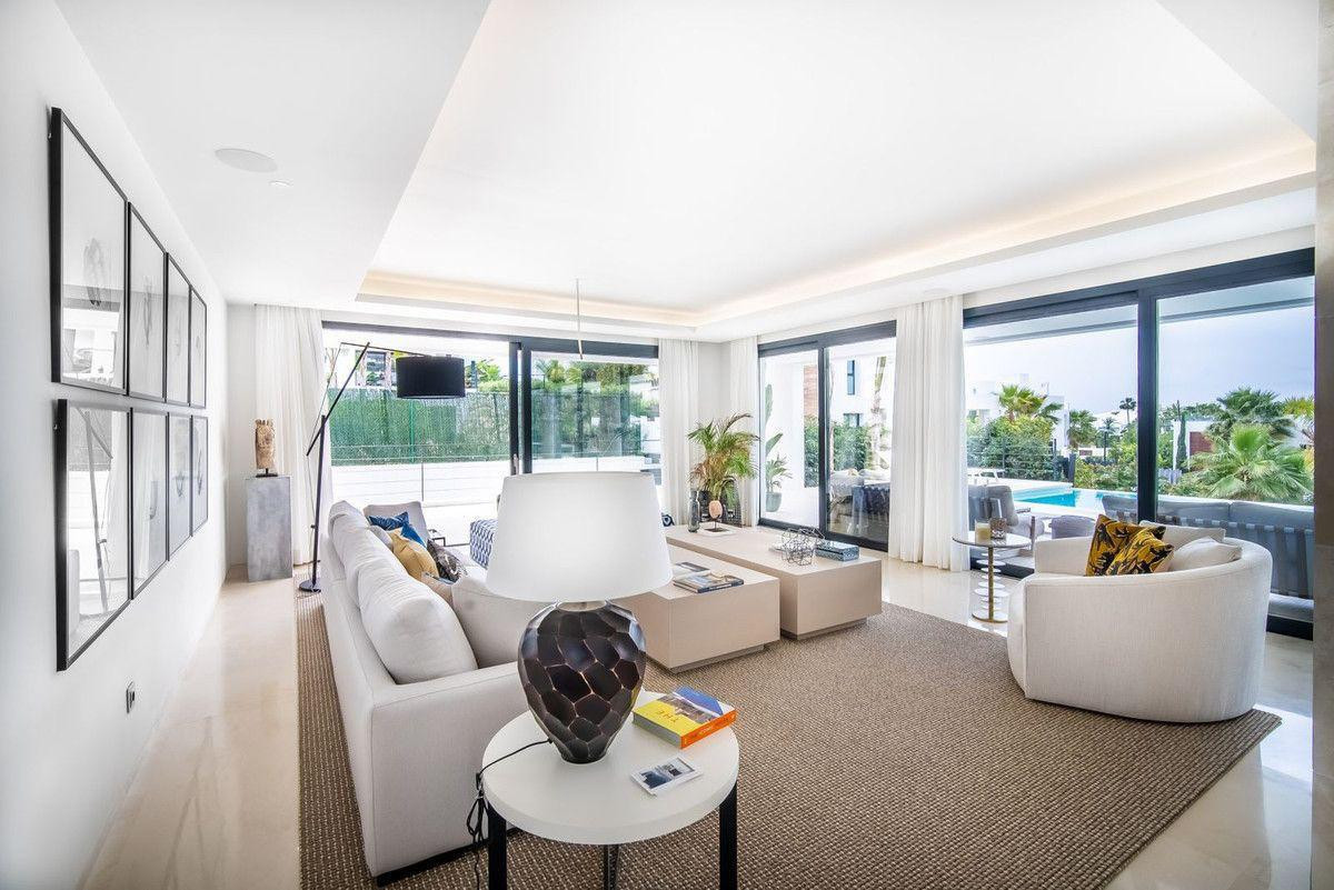 6 Bed Townhouse for sale in Nueva Andalucía Costa Del Sol, Málaga, Spain