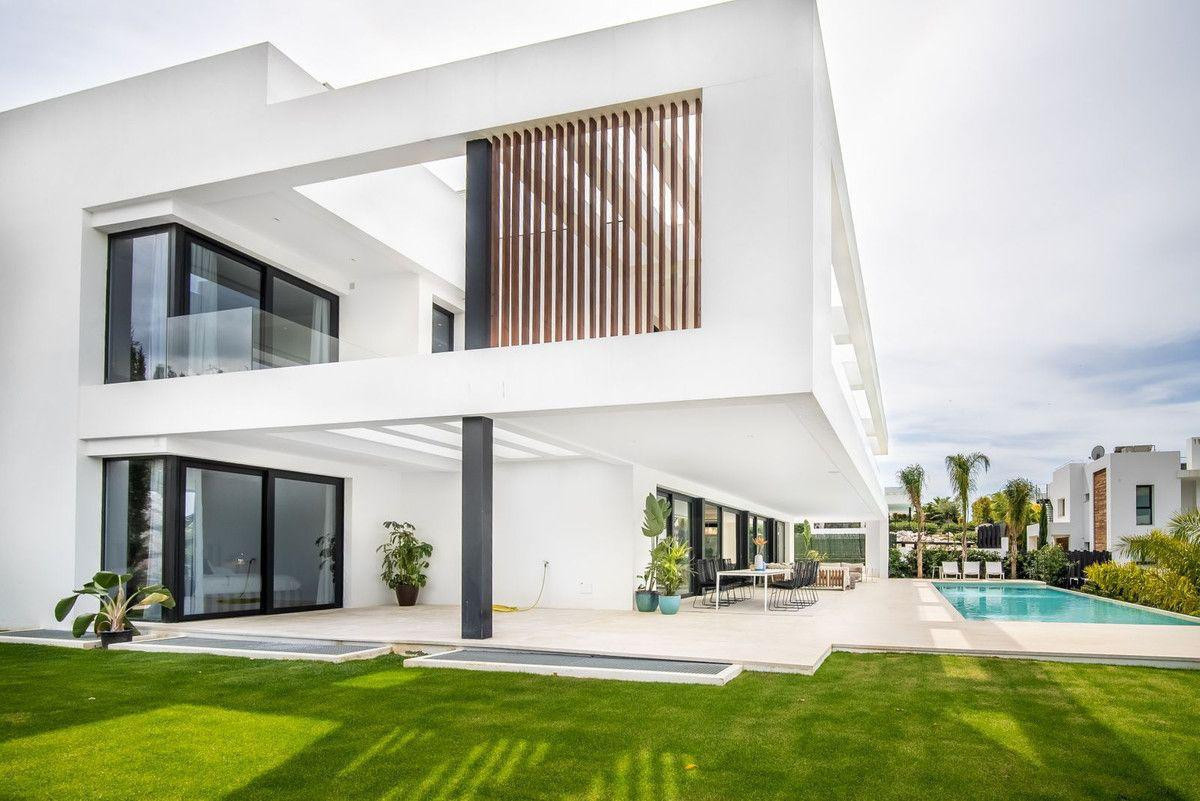 6 Bed Townhouse for sale in Nueva Andalucía Costa Del Sol, Málaga, Spain