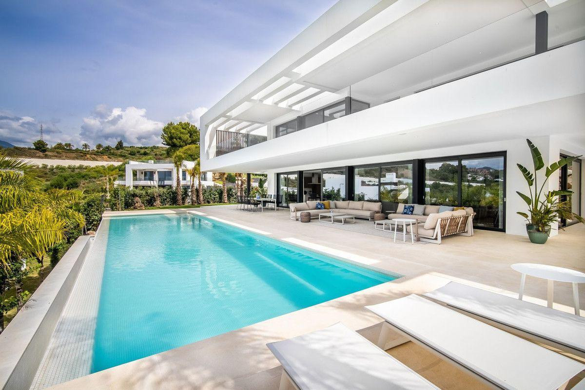 6 Bed Townhouse for sale in Nueva Andalucía Costa Del Sol, Málaga, Spain