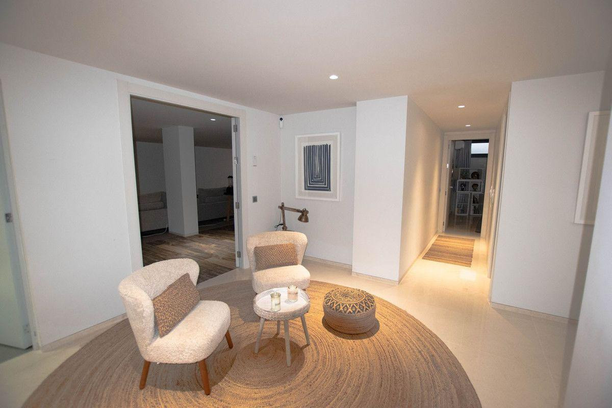 6 Bed Townhouse for sale in Nueva Andalucía Costa Del Sol, Málaga, Spain