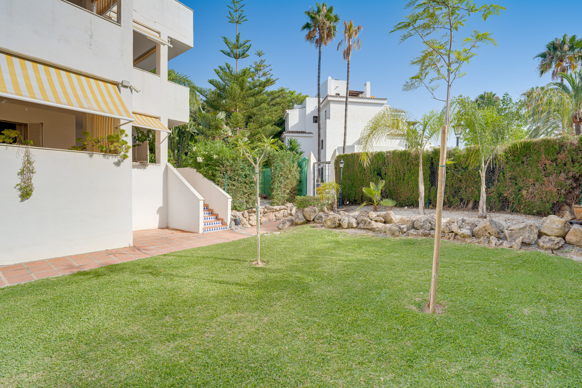 3 Bed Apartment for sale in Elviria Costa Del Sol, Málaga, Spain