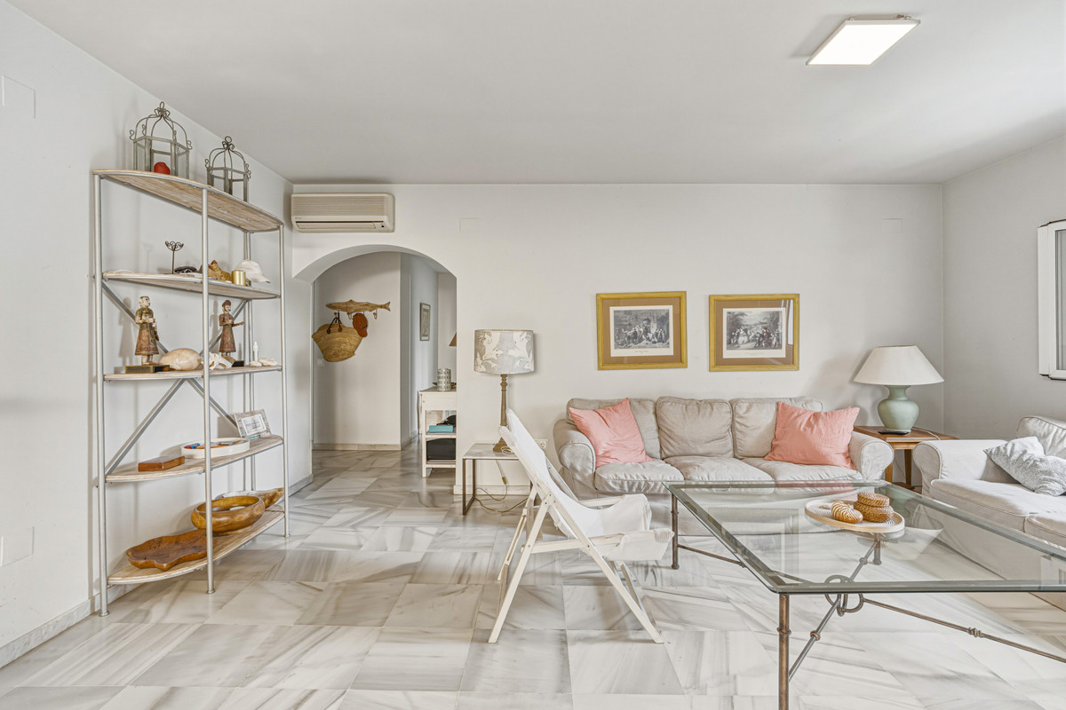 3 Bed Apartment for sale in Elviria Costa Del Sol, Málaga, Spain