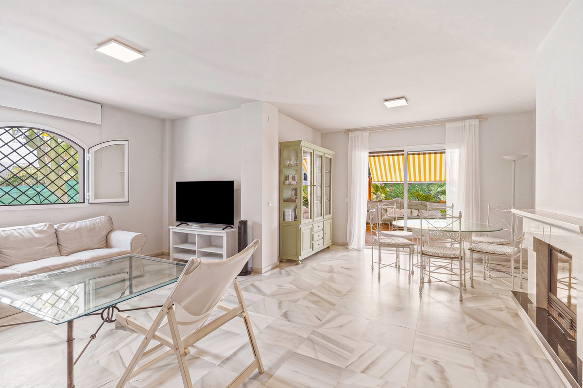 3 Bed Apartment for sale in Elviria Costa Del Sol, Málaga, Spain