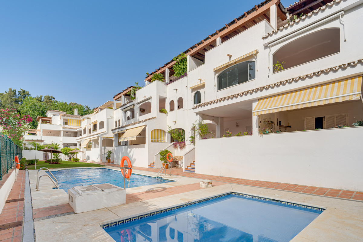 3 Bed Apartment for sale in Elviria Costa Del Sol, Málaga, Spain