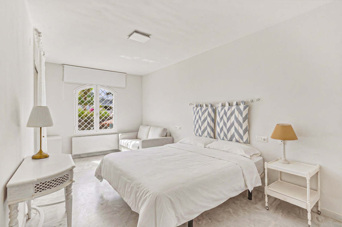 3 Bed Apartment for sale in Elviria Costa Del Sol, Málaga, Spain