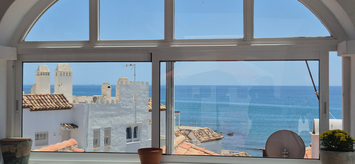 Se vende Apartamento Planta Media de 2 dormitorios en Costa Del Sol, Málaga, España