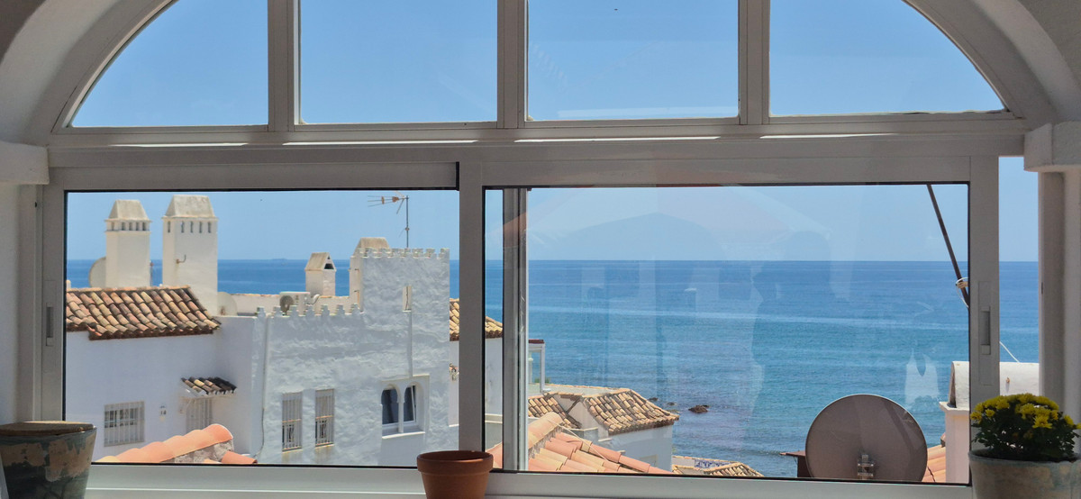 Se vende Apartamento Planta Media de 2 dormitorios en Costa Del Sol, Málaga, España