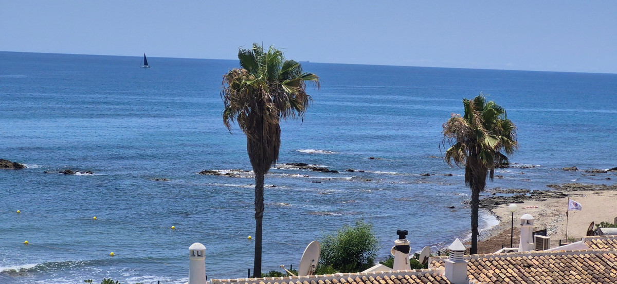 Se vende Apartamento Planta Media de 2 dormitorios en Costa Del Sol, Málaga, España