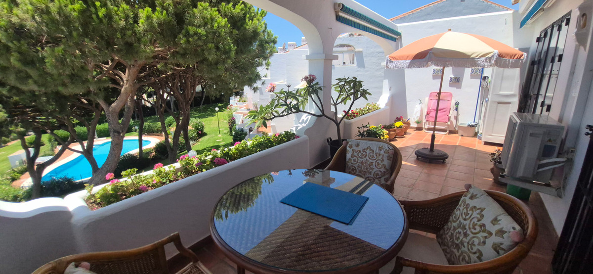 Se vende Apartamento Planta Media de 2 dormitorios en Costa Del Sol, Málaga, España
