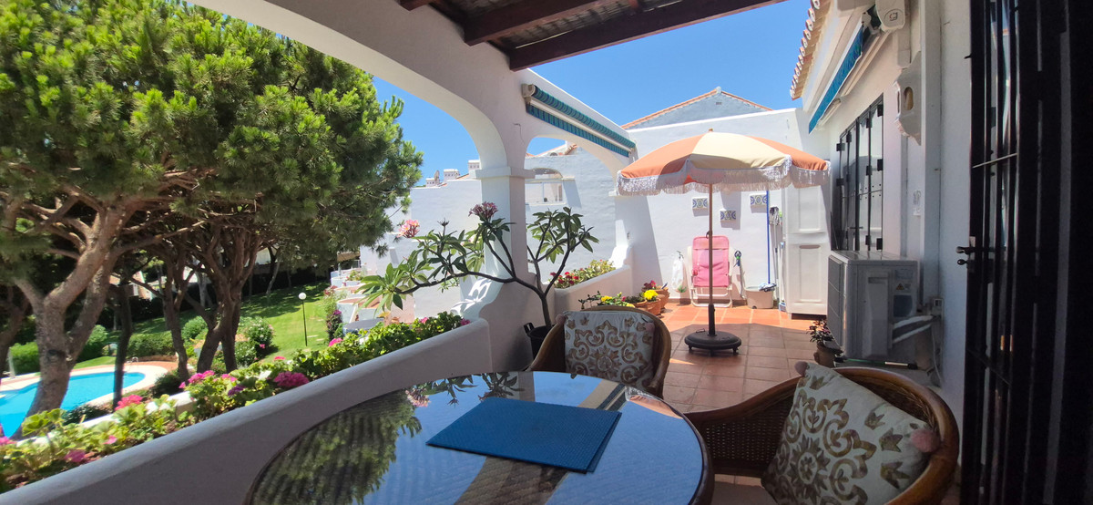 Se vende Apartamento Planta Media de 2 dormitorios en Costa Del Sol, Málaga, España