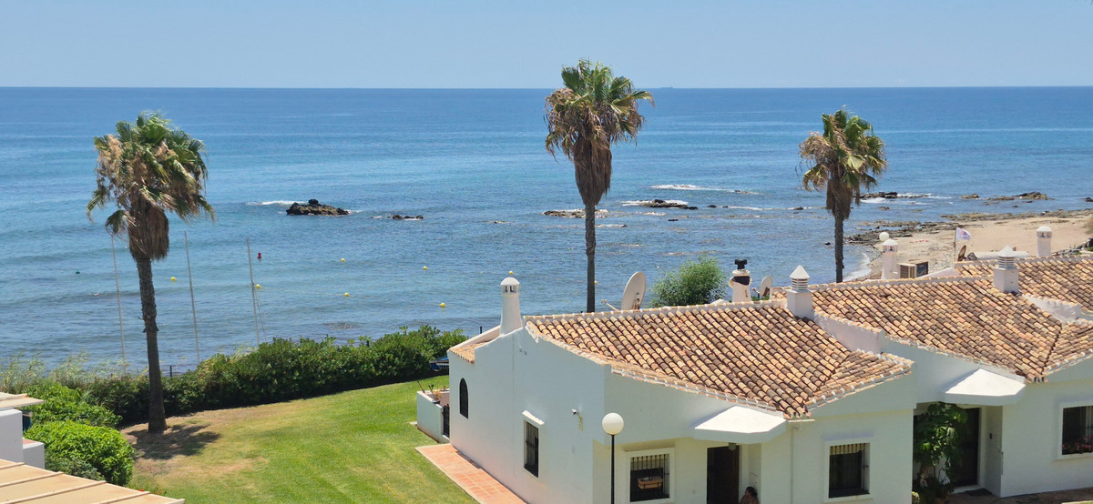 Se vende Apartamento Planta Media de 2 dormitorios en Costa Del Sol, Málaga, España