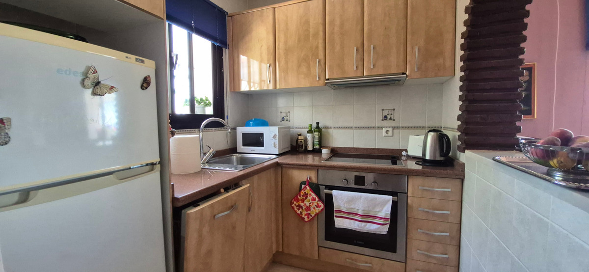 Se vende Apartamento Planta Media de 2 dormitorios en Costa Del Sol, Málaga, España
