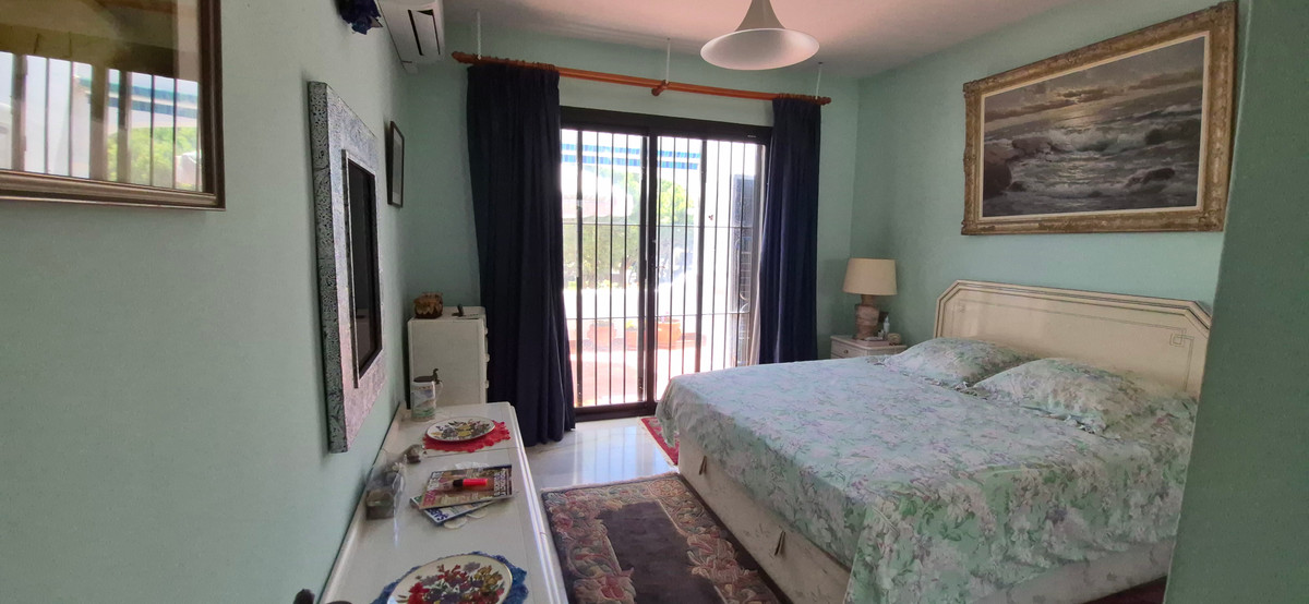 Se vende Apartamento Planta Media de 2 dormitorios en Costa Del Sol, Málaga, España