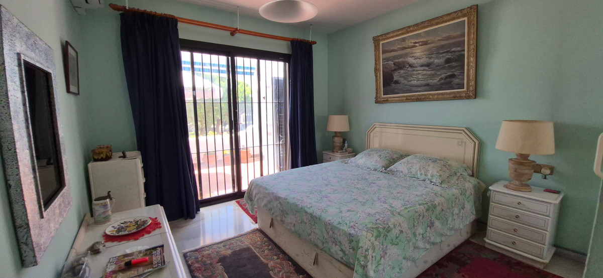 Se vende Apartamento Planta Media de 2 dormitorios en Costa Del Sol, Málaga, España