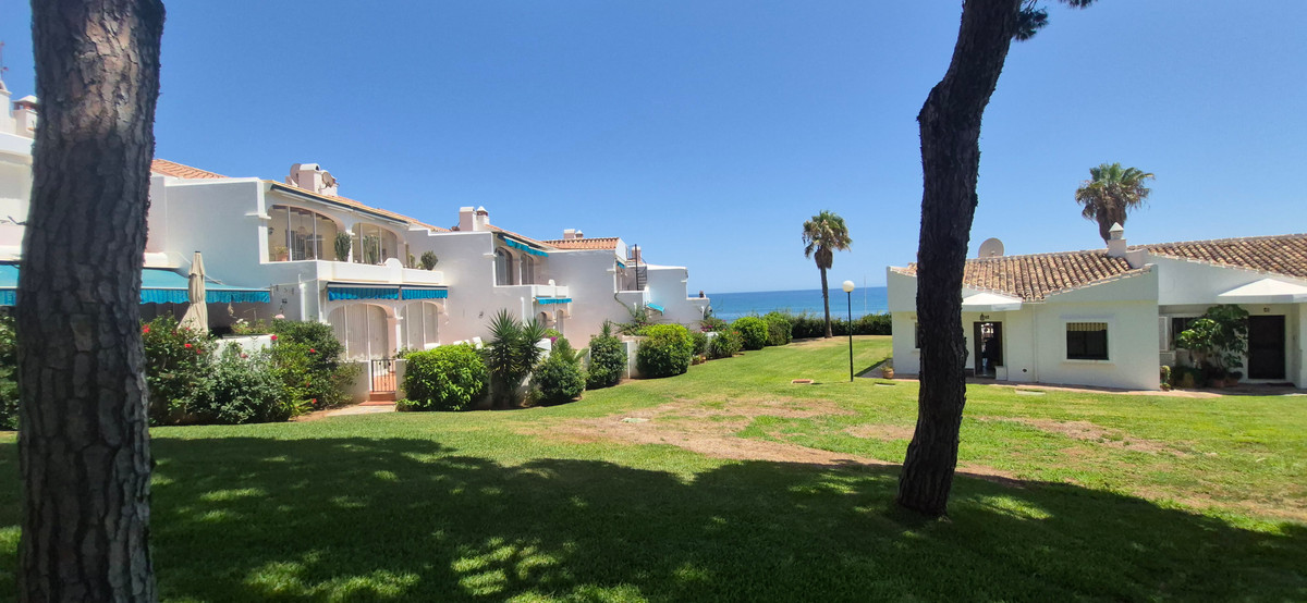 Se vende Apartamento Planta Media de 2 dormitorios en Costa Del Sol, Málaga, España