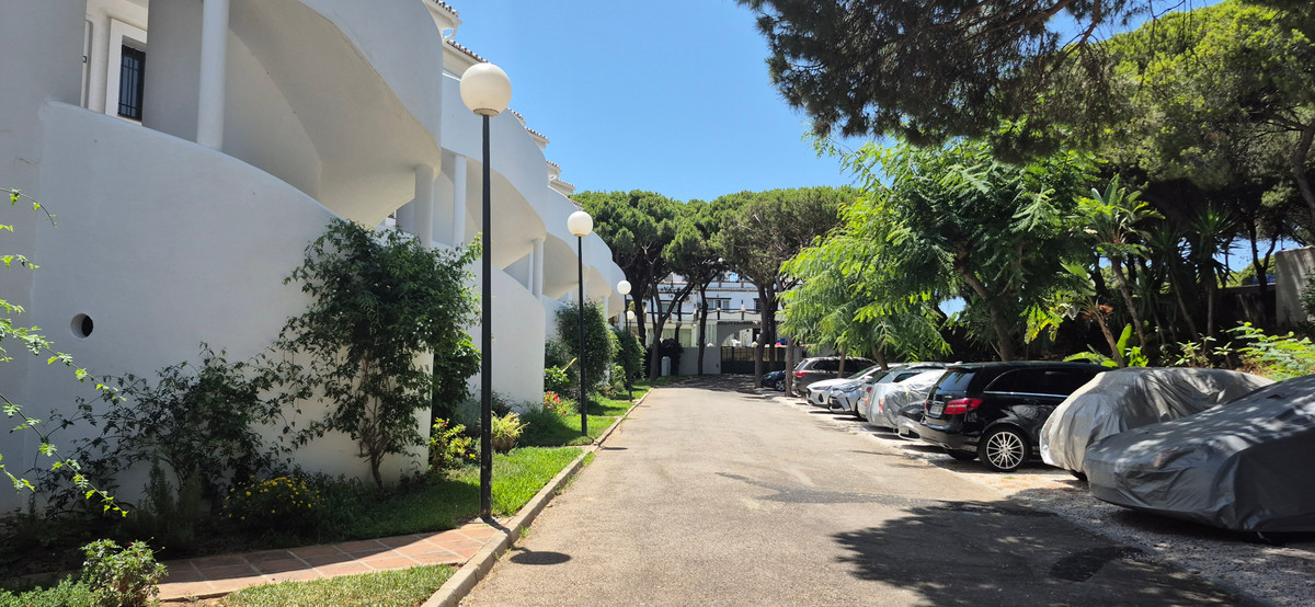 Se vende Apartamento Planta Media de 2 dormitorios en Costa Del Sol, Málaga, España