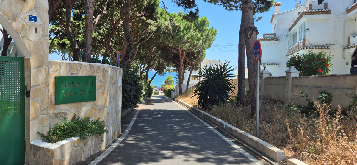 Se vende Apartamento Planta Media de 2 dormitorios en Costa Del Sol, Málaga, España