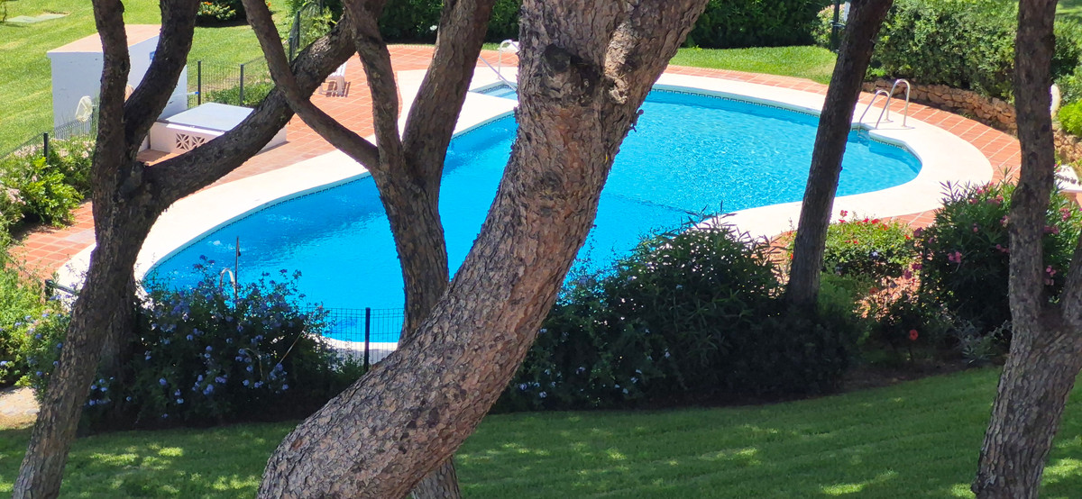 Se vende Apartamento Planta Media de 2 dormitorios en Costa Del Sol, Málaga, España