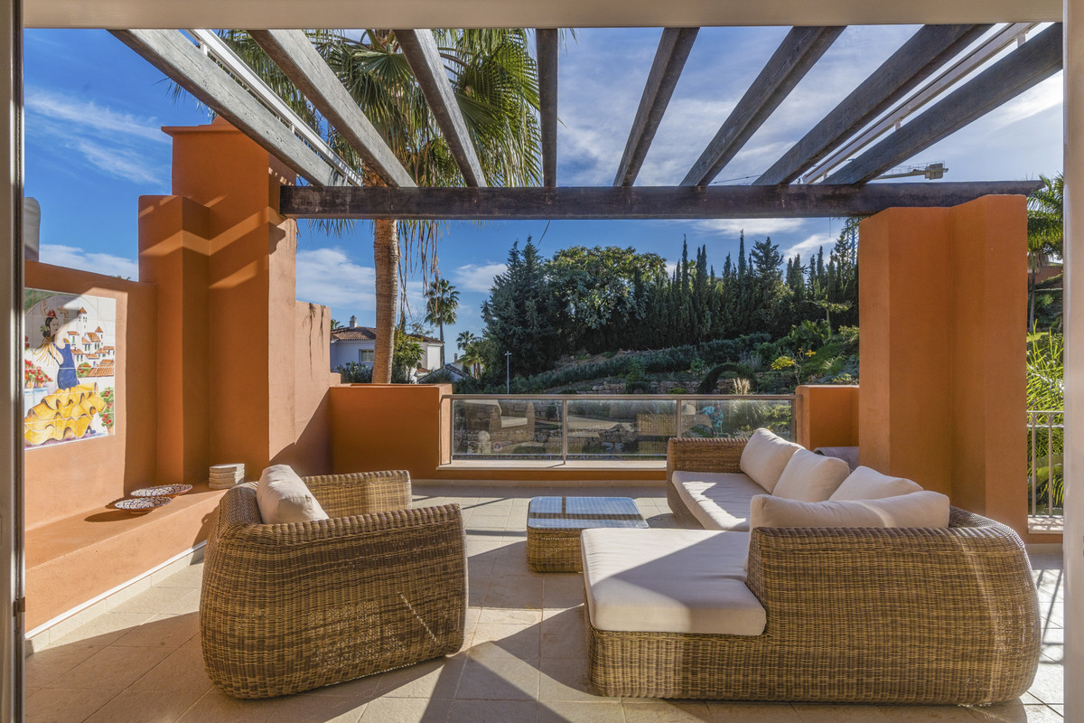 3 Bed Apartment for sale in Nueva Andalucía Costa Del Sol, Málaga, Spain