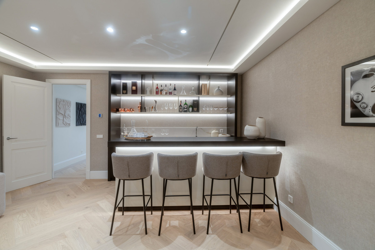 5 Bed Townhouse for sale in Nueva Andalucía Costa Del Sol, Málaga, Spain