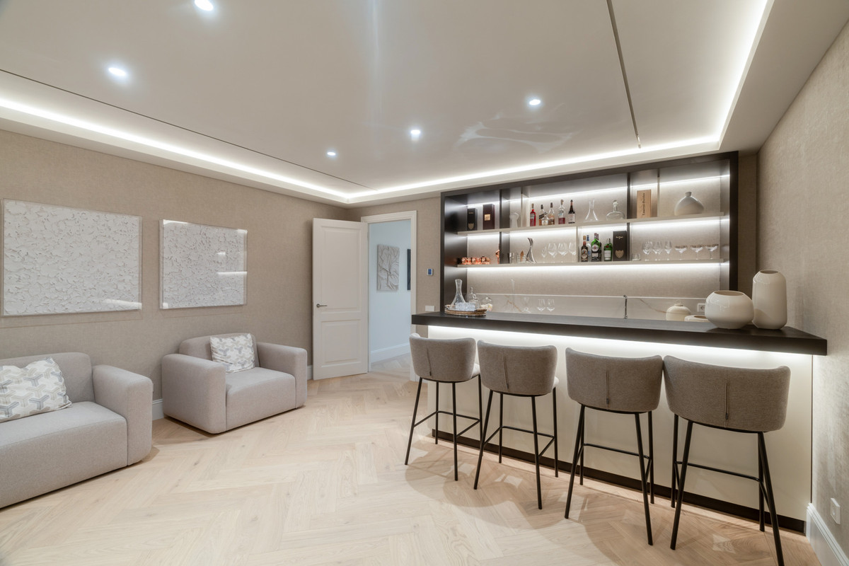 5 Bed Townhouse for sale in Nueva Andalucía Costa Del Sol, Málaga, Spain