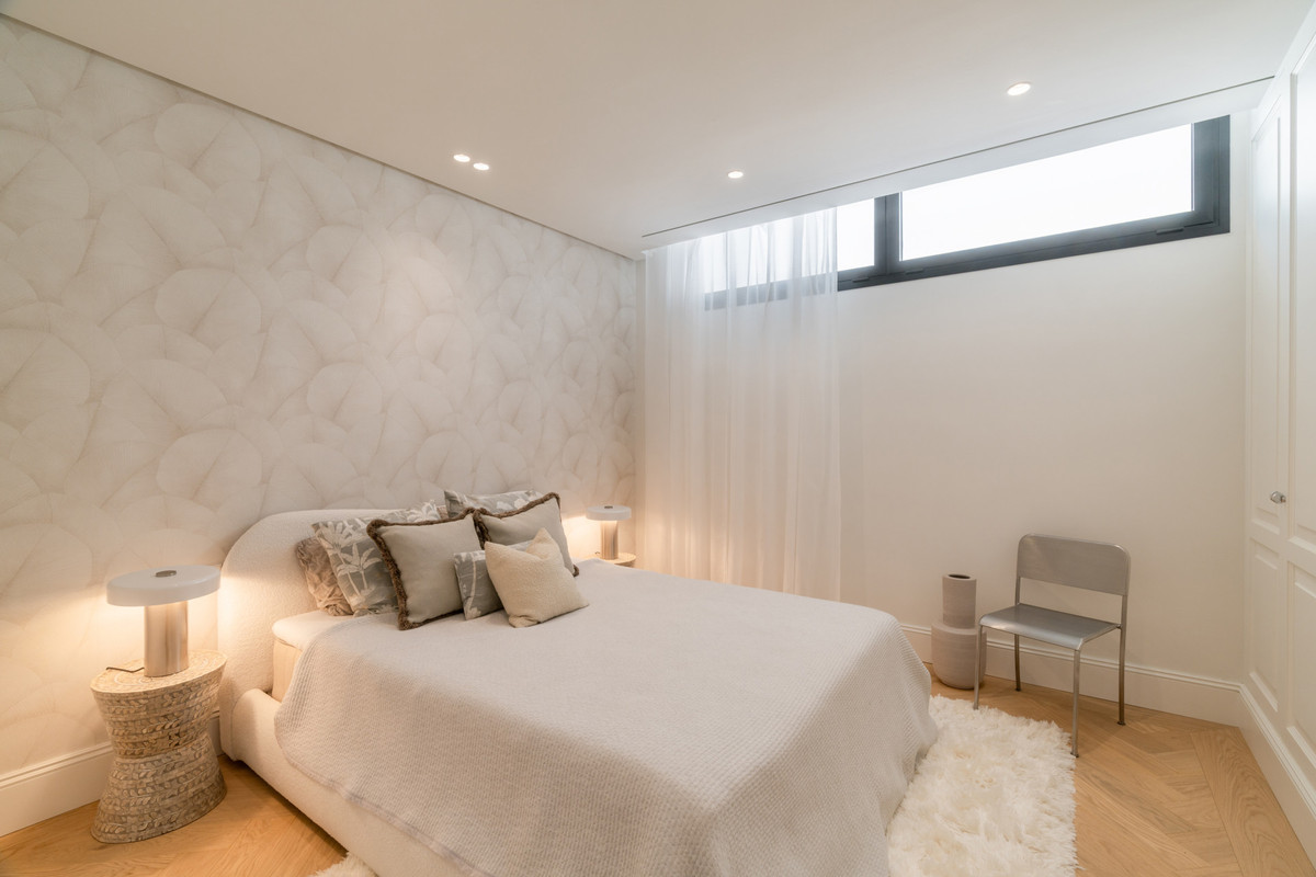 5 Bed Townhouse for sale in Nueva Andalucía Costa Del Sol, Málaga, Spain