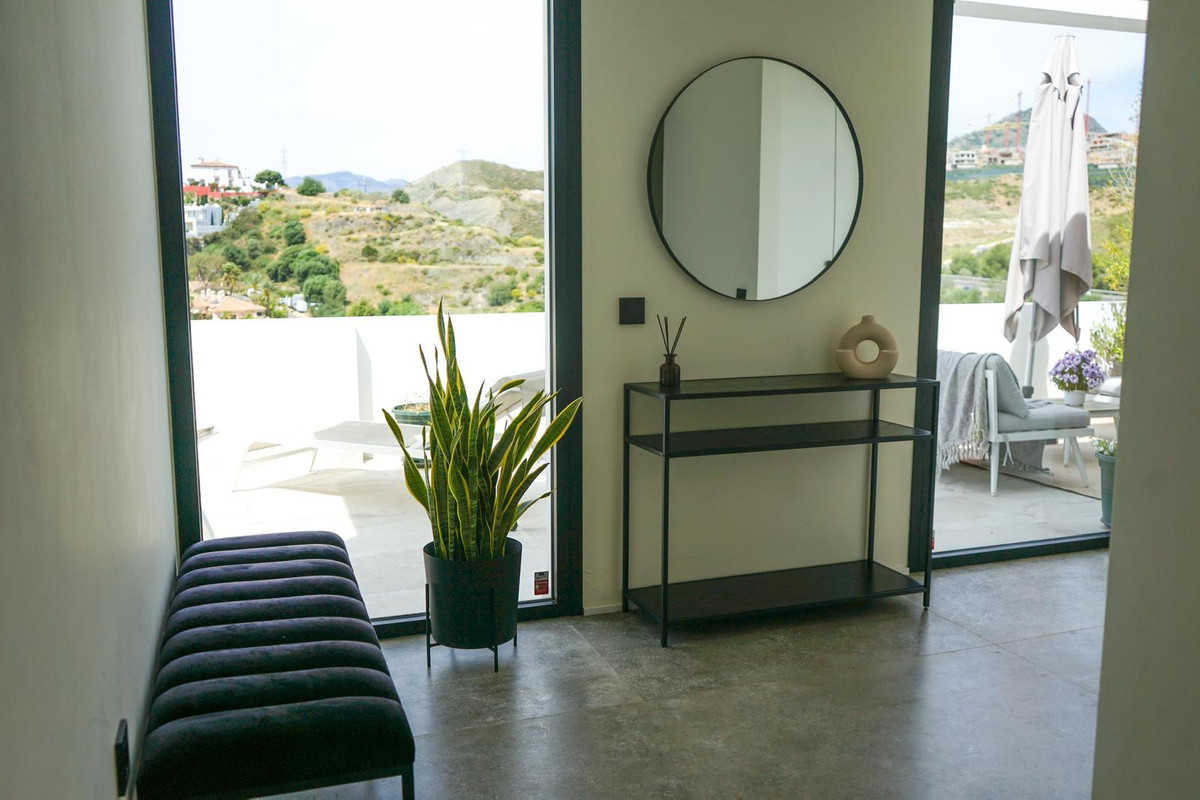 5 Bed Townhouse for sale in Benahavís Costa Del Sol, Málaga, Spain