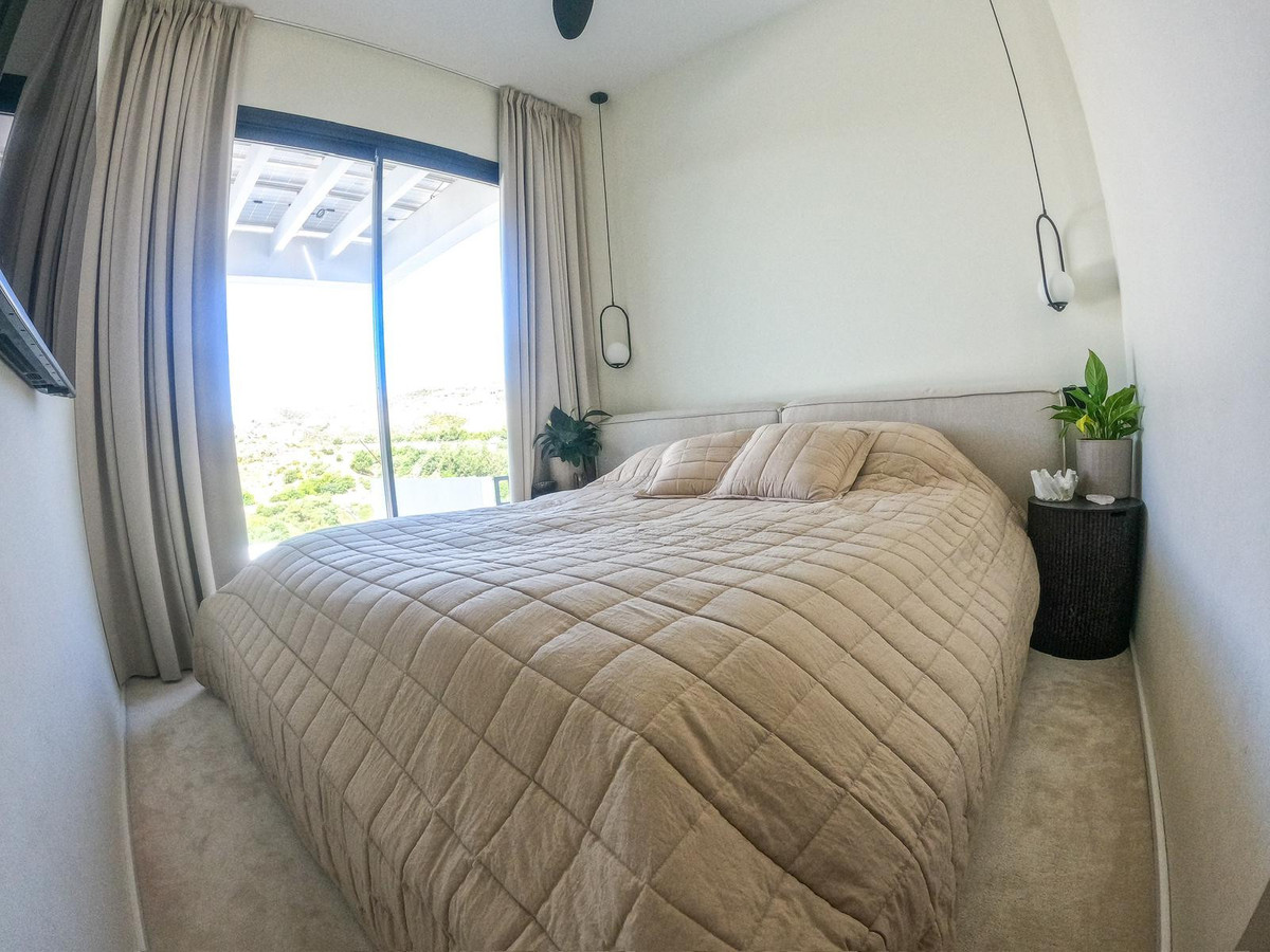 5 Bed Townhouse for sale in Benahavís Costa Del Sol, Málaga, Spain