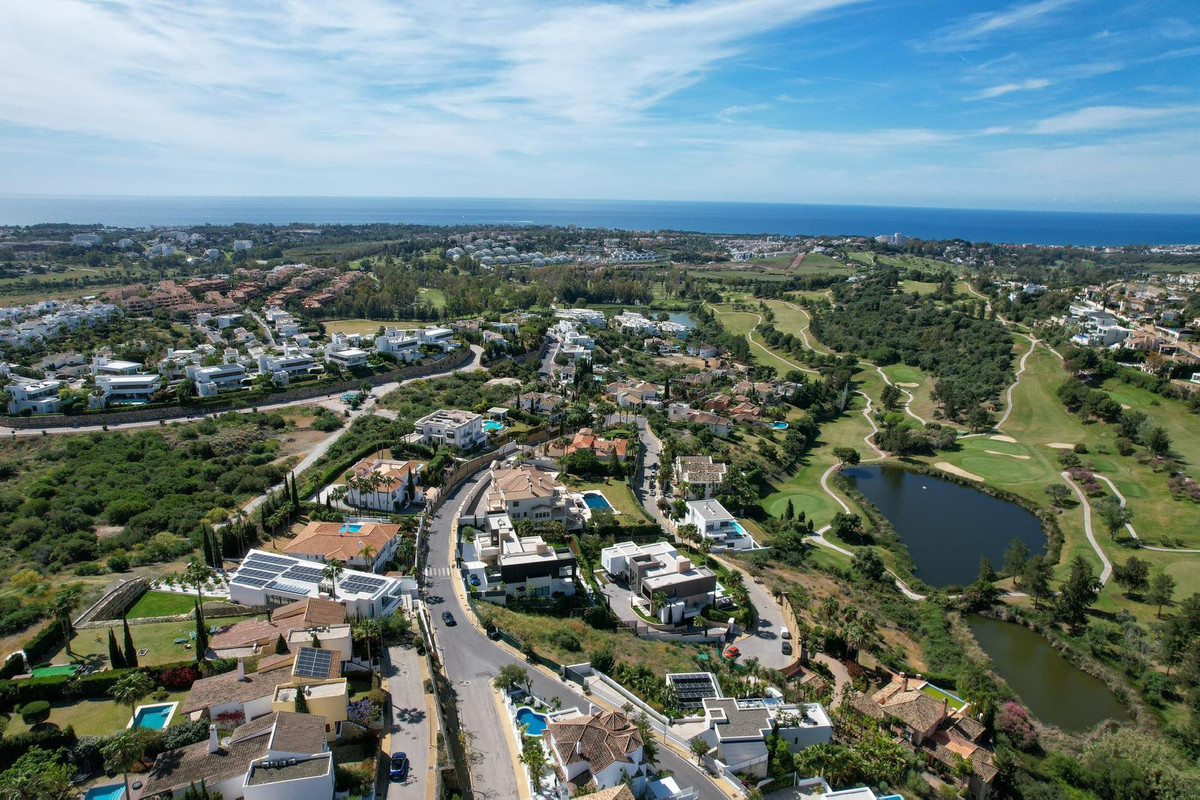 5 Bed Townhouse for sale in Benahavís Costa Del Sol, Málaga, Spain