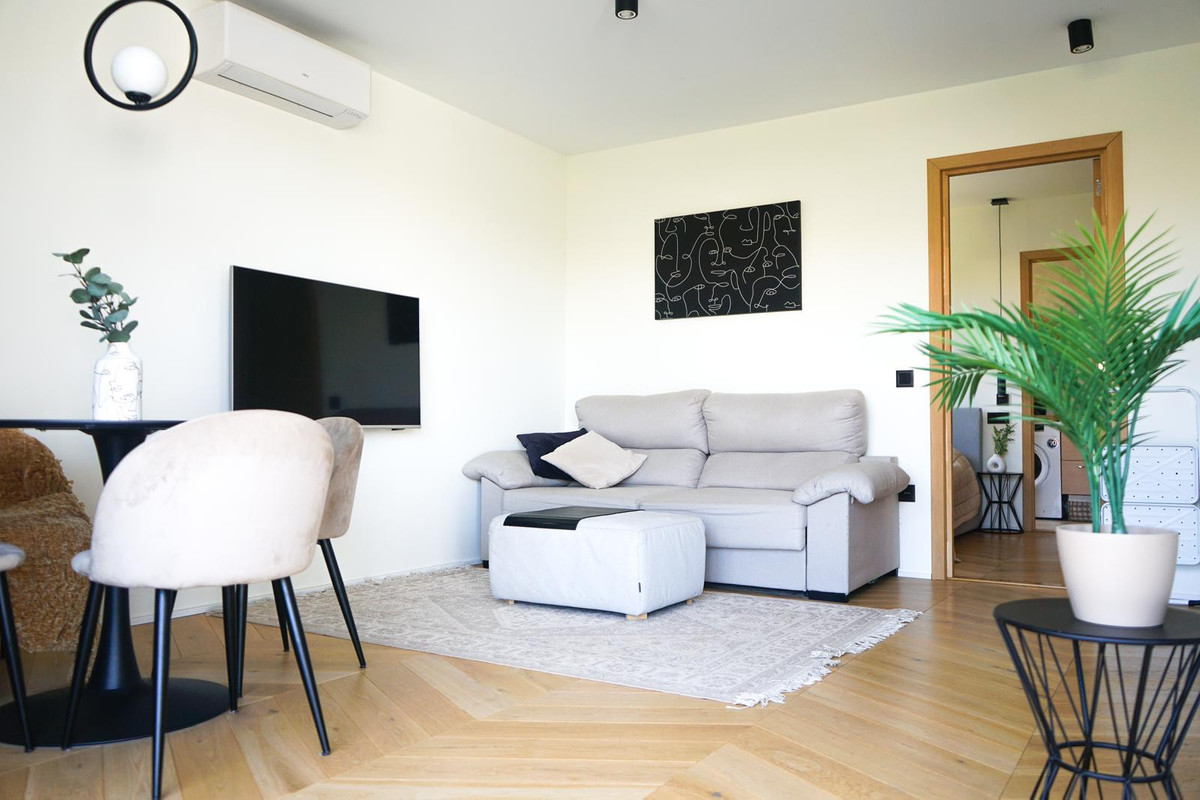 5 Bed Townhouse for sale in Benahavís Costa Del Sol, Málaga, Spain