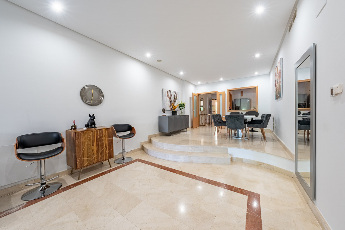 3 Bed Apartment for sale in Puerto Banús Costa Del Sol, Málaga, Spain