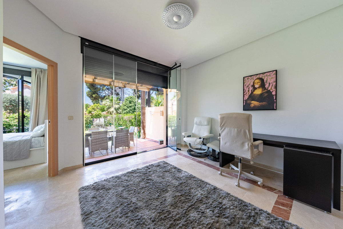 3 Bed Apartment for sale in Puerto Banús Costa Del Sol, Málaga, Spain