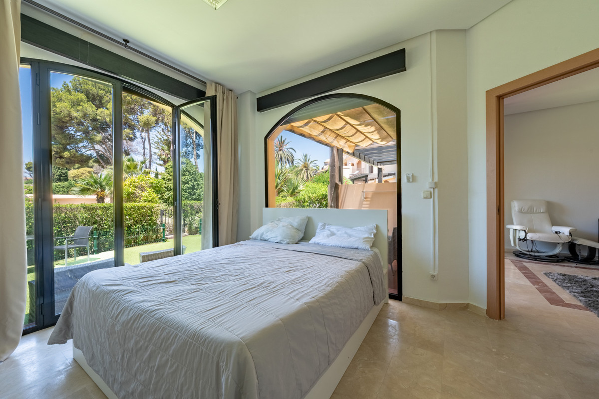 3 Bed Apartment for sale in Puerto Banús Costa Del Sol, Málaga, Spain