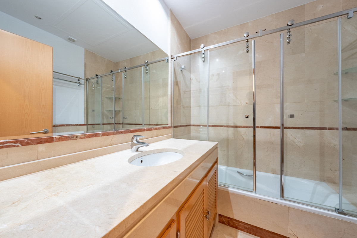 3 Bed Apartment for sale in Puerto Banús Costa Del Sol, Málaga, Spain