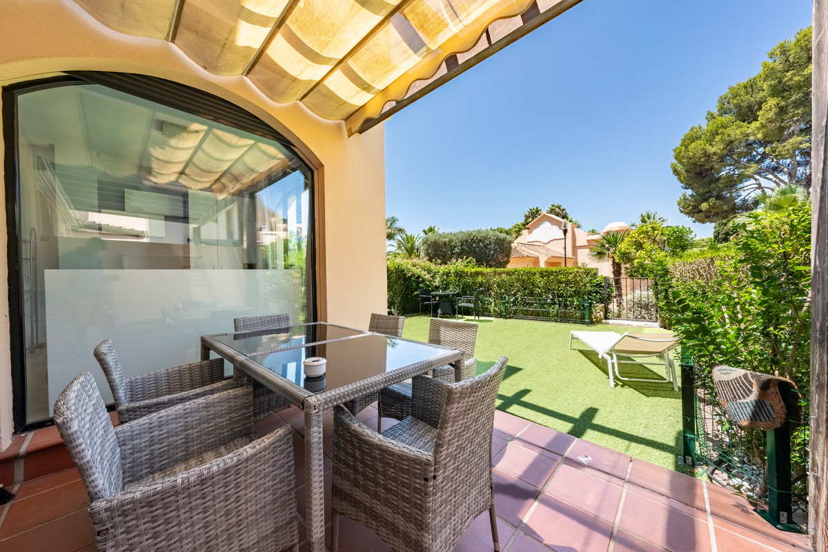 3 Bed Apartment for sale in Puerto Banús Costa Del Sol, Málaga, Spain