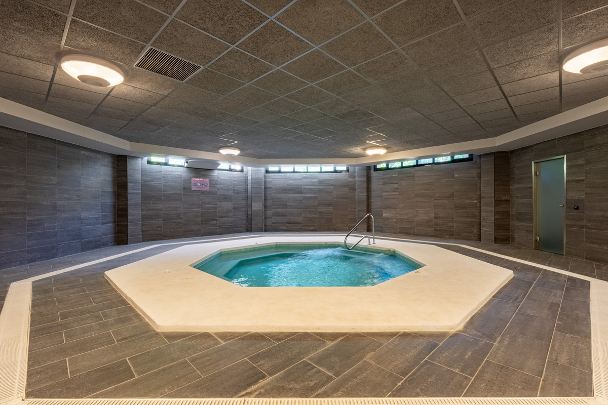 3 Bed Apartment for sale in Puerto Banús Costa Del Sol, Málaga, Spain
