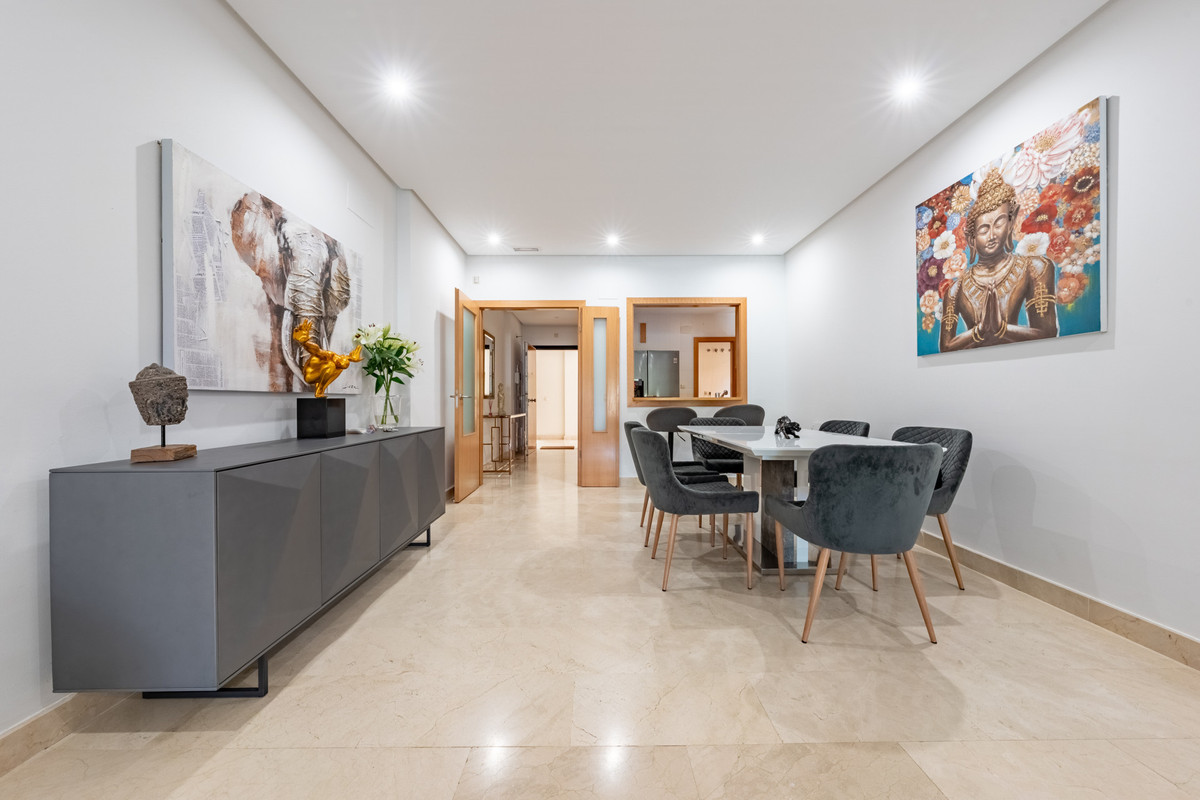 3 Bed Apartment for sale in Puerto Banús Costa Del Sol, Málaga, Spain