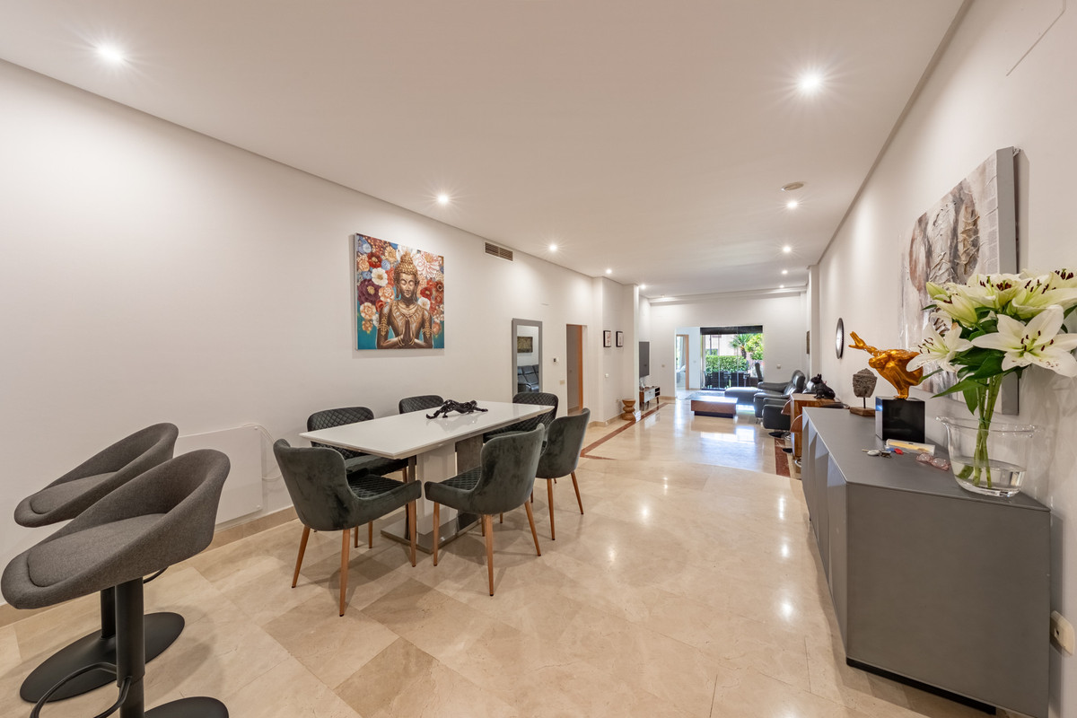 3 Bed Apartment for sale in Puerto Banús Costa Del Sol, Málaga, Spain