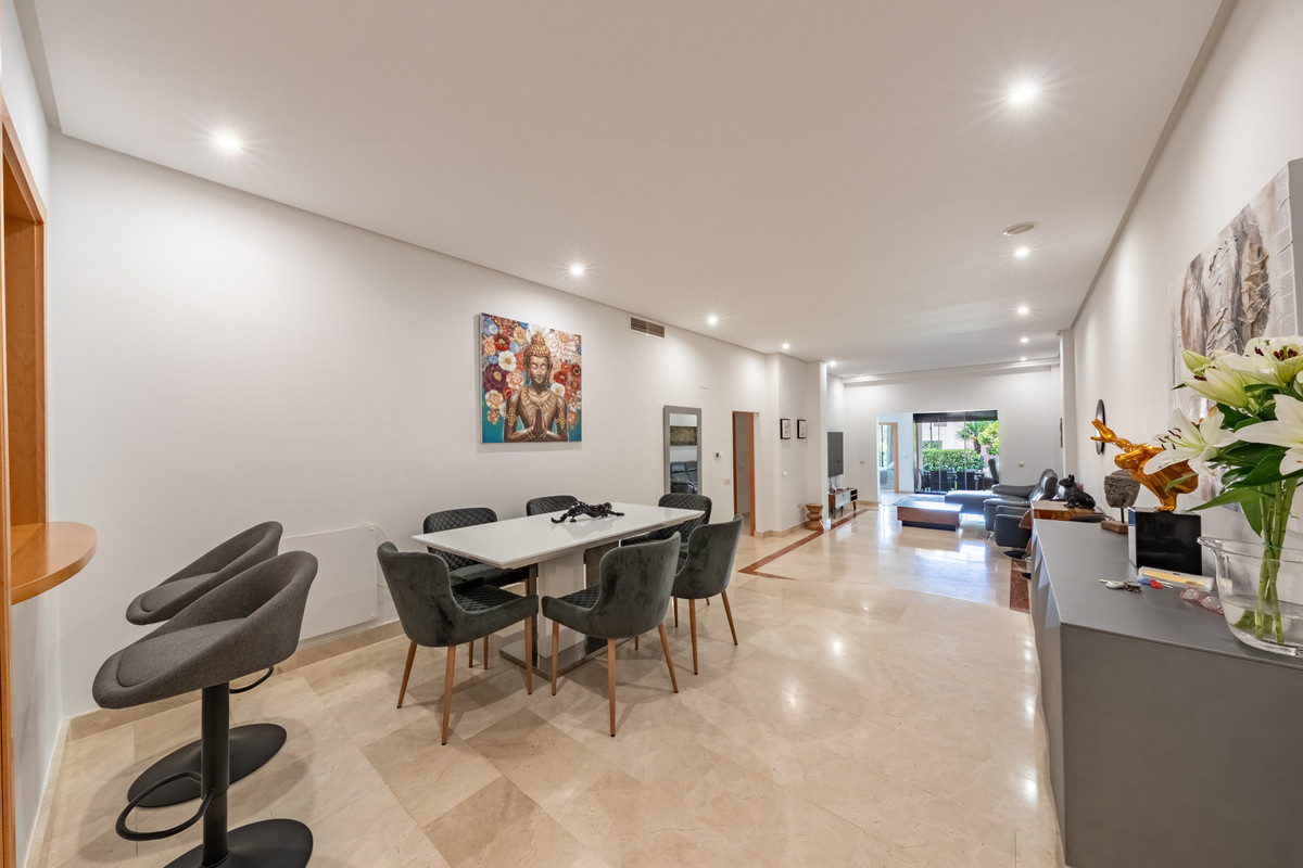 3 Bed Apartment for sale in Puerto Banús Costa Del Sol, Málaga, Spain