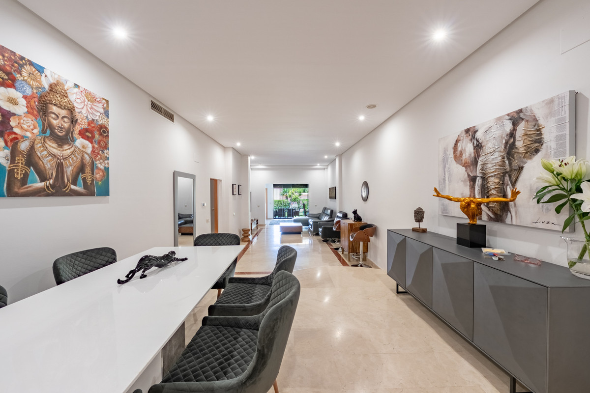3 Bed Apartment for sale in Puerto Banús Costa Del Sol, Málaga, Spain