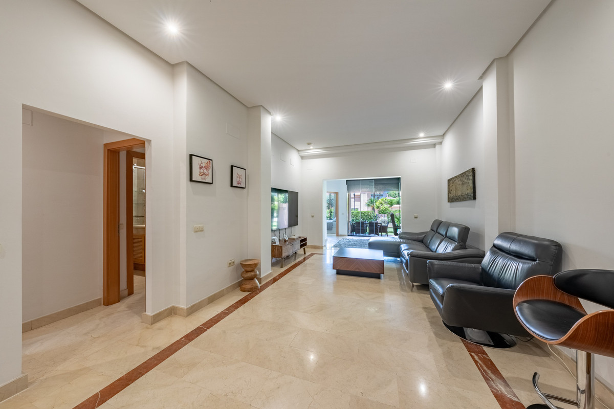3 Bed Apartment for sale in Puerto Banús Costa Del Sol, Málaga, Spain