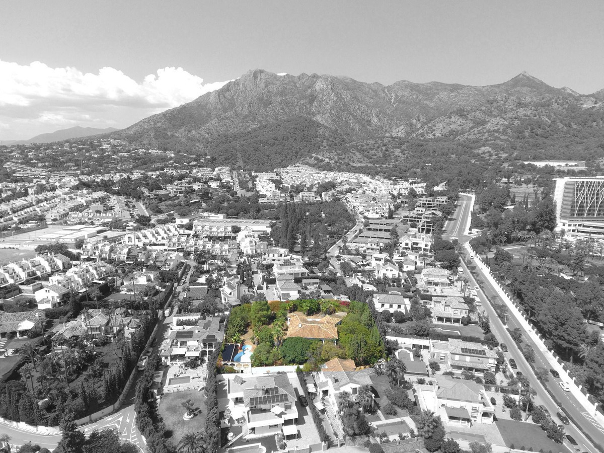 6 Bed Townhouse for sale in Marbella Costa Del Sol, Málaga, Spain