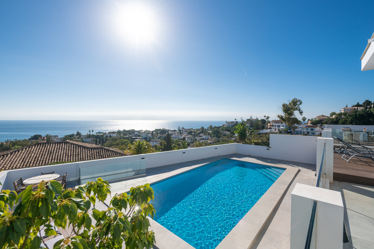 4 Bed Townhouse for sale in Torrenueva Costa Del Sol, Málaga, Spain