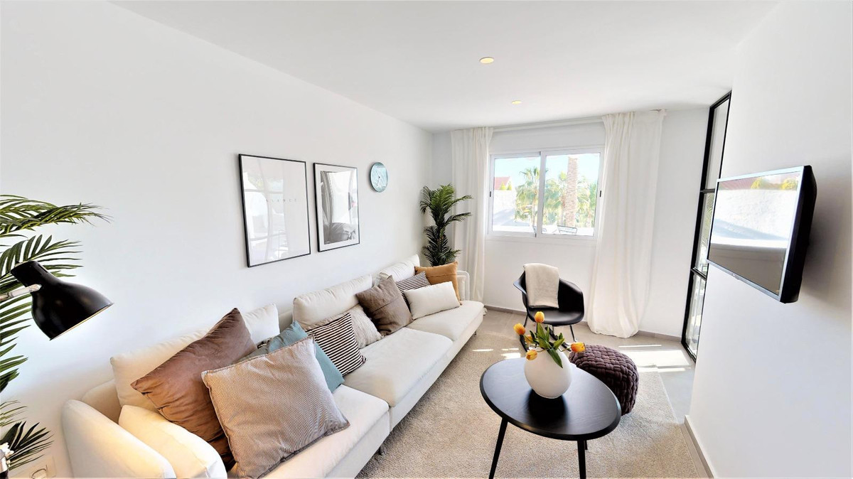3 Bed Apartment for sale in Nueva Andalucía Costa Del Sol, Málaga, Spain