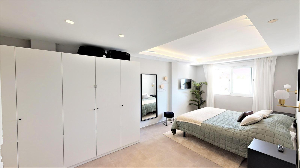 3 Bed Apartment for sale in Nueva Andalucía Costa Del Sol, Málaga, Spain
