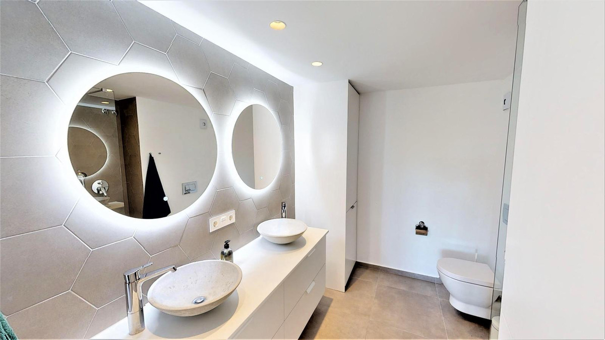 3 Bed Apartment for sale in Nueva Andalucía Costa Del Sol, Málaga, Spain