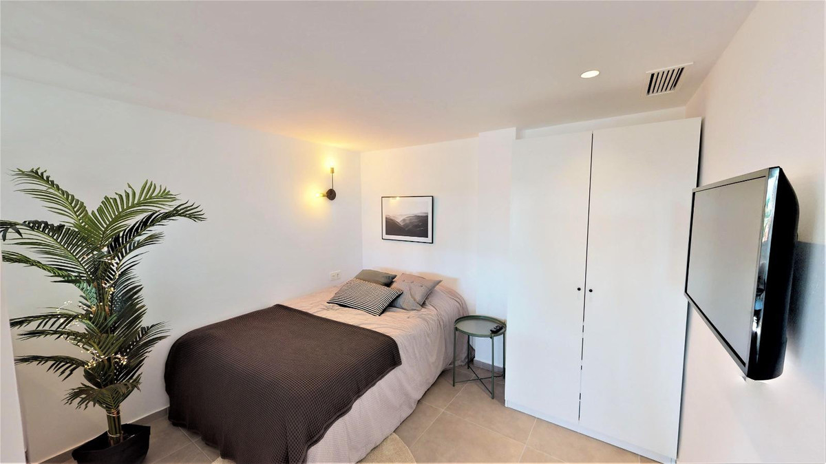 3 Bed Apartment for sale in Nueva Andalucía Costa Del Sol, Málaga, Spain