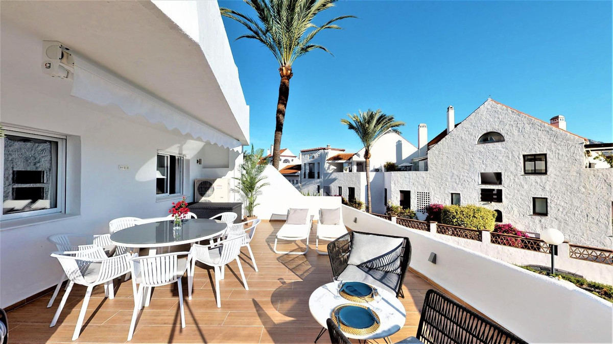 3 Bed Apartment for sale in Nueva Andalucía Costa Del Sol, Málaga, Spain