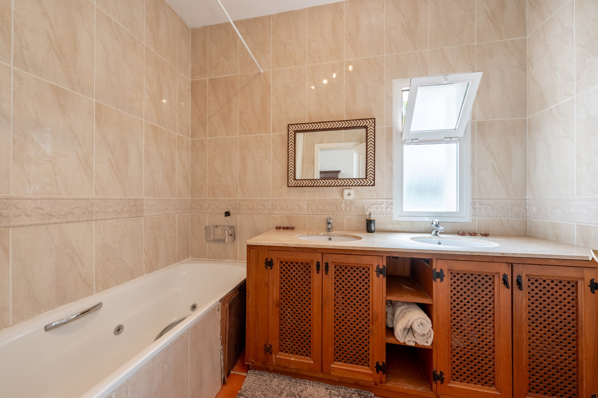 5 Bed Townhouse for sale in Sotogrande Alto Costa Del Sol, Cádiz, Spain